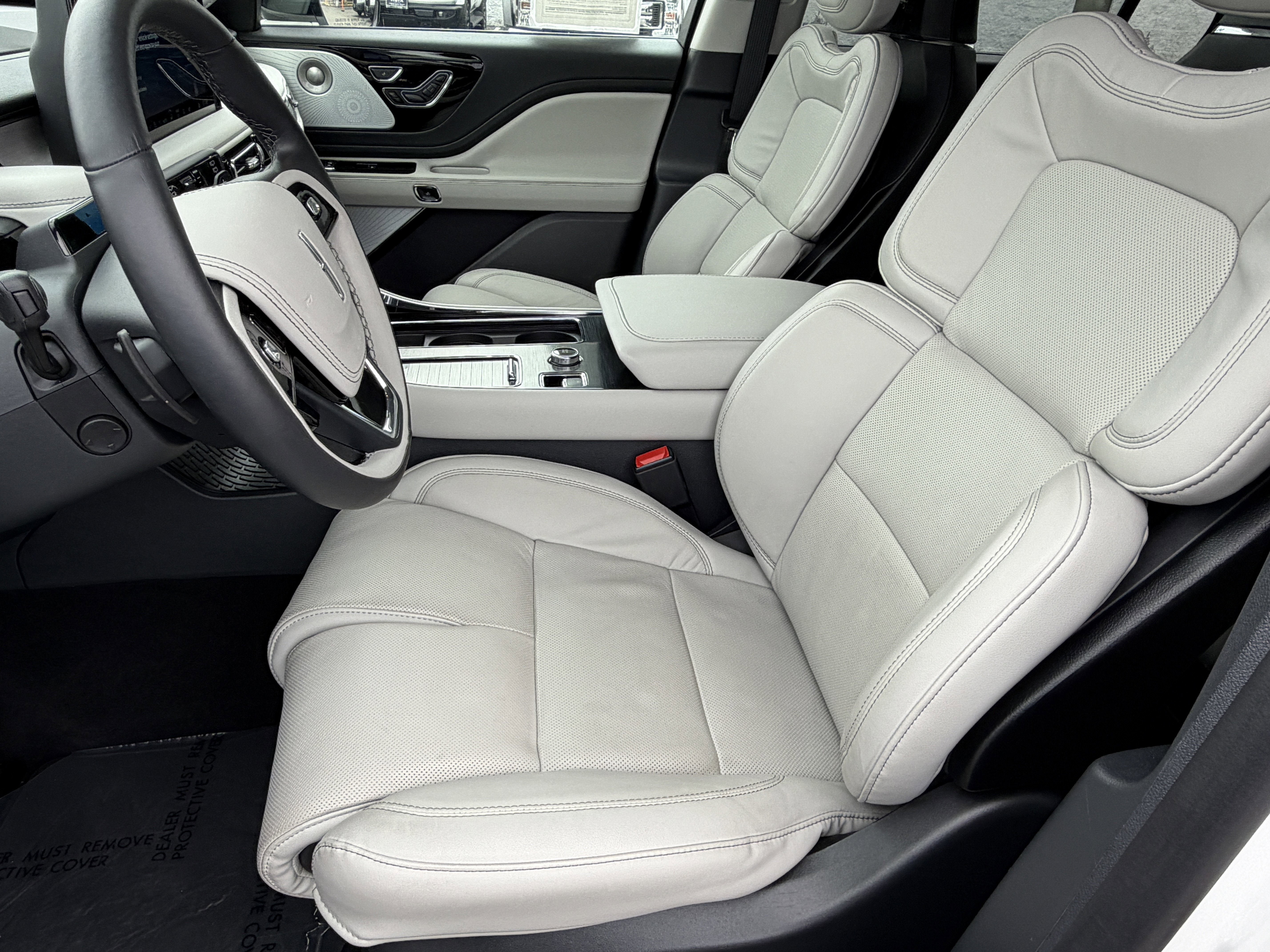 Used 2025 Lincoln Aviator Reserve w/ Equipment Group 201A AWD/4WD image 11