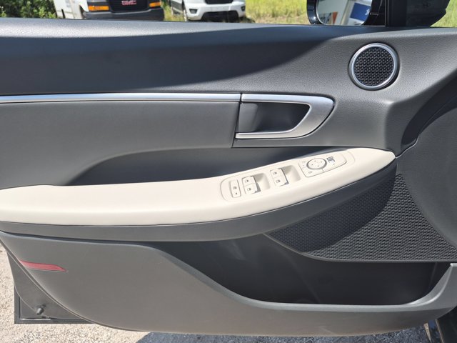 Used 2025 Hyundai Sonata SEL FWD image 11