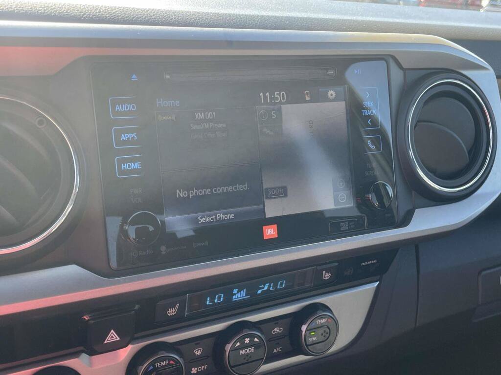 Used 2018 Toyota Tacoma Limited AWD/4WD image 20