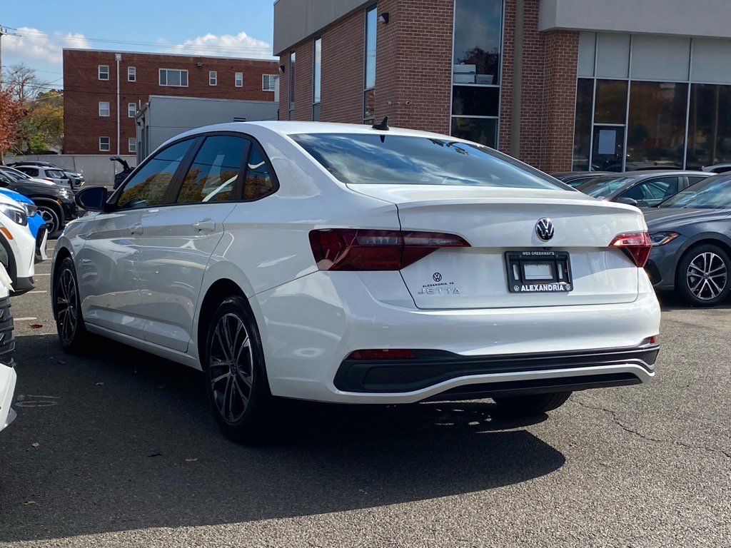 Certified 2022 Volkswagen Jetta Sport image 5