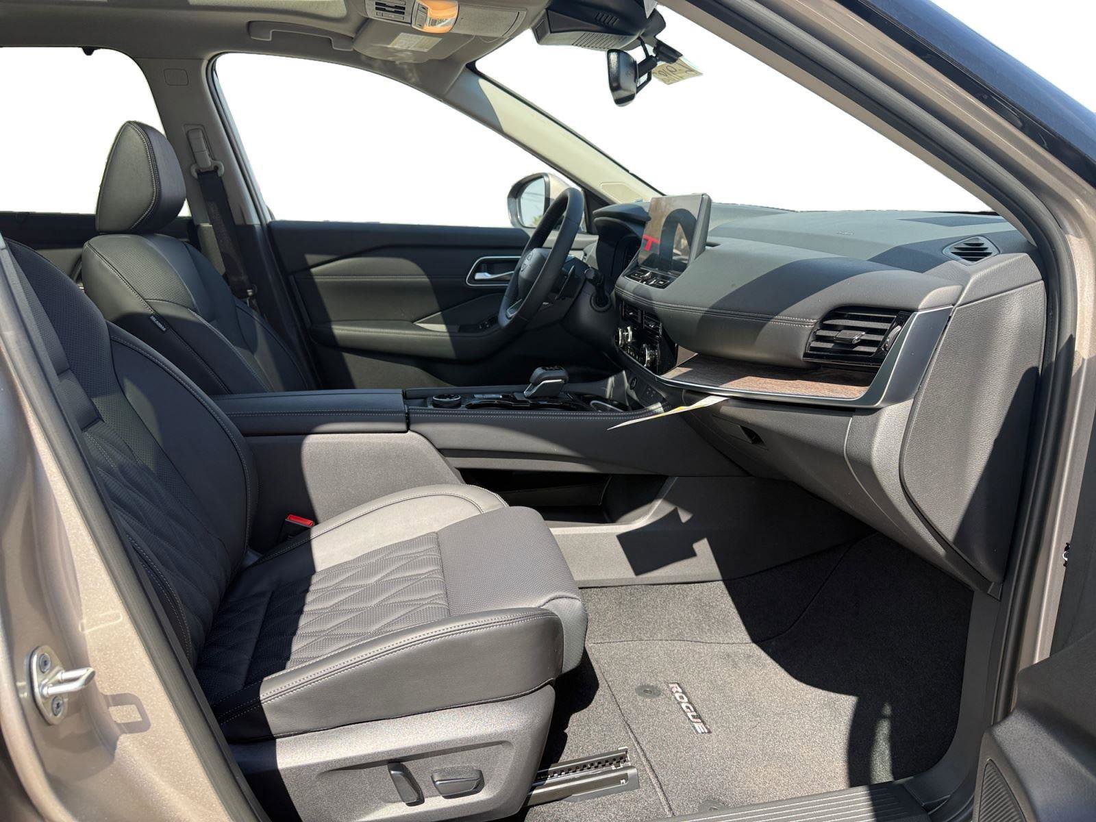 New 2026 Nissan Rogue Platinum AWD/4WD image 27