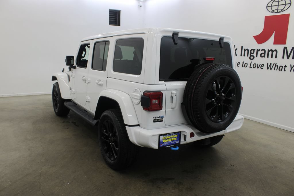Used 2021 Jeep Wrangler Unlimited Sahara AWD/4WD image 3