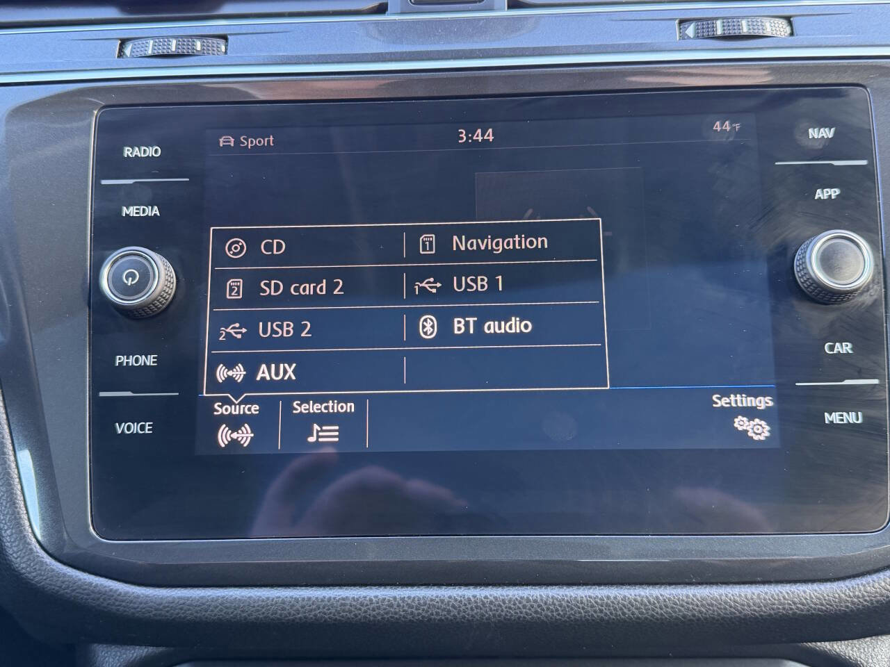 Used 2019 Volkswagen Tiguan SEL Premium w/ 3rd Row Seat Package image 33