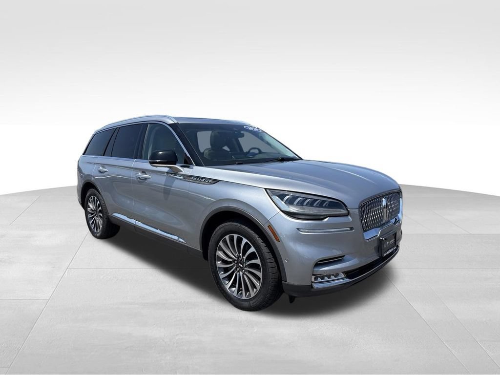 Used 2020 Lincoln Aviator Reserve w/ Equipment Group 201A AWD/4WD image 3