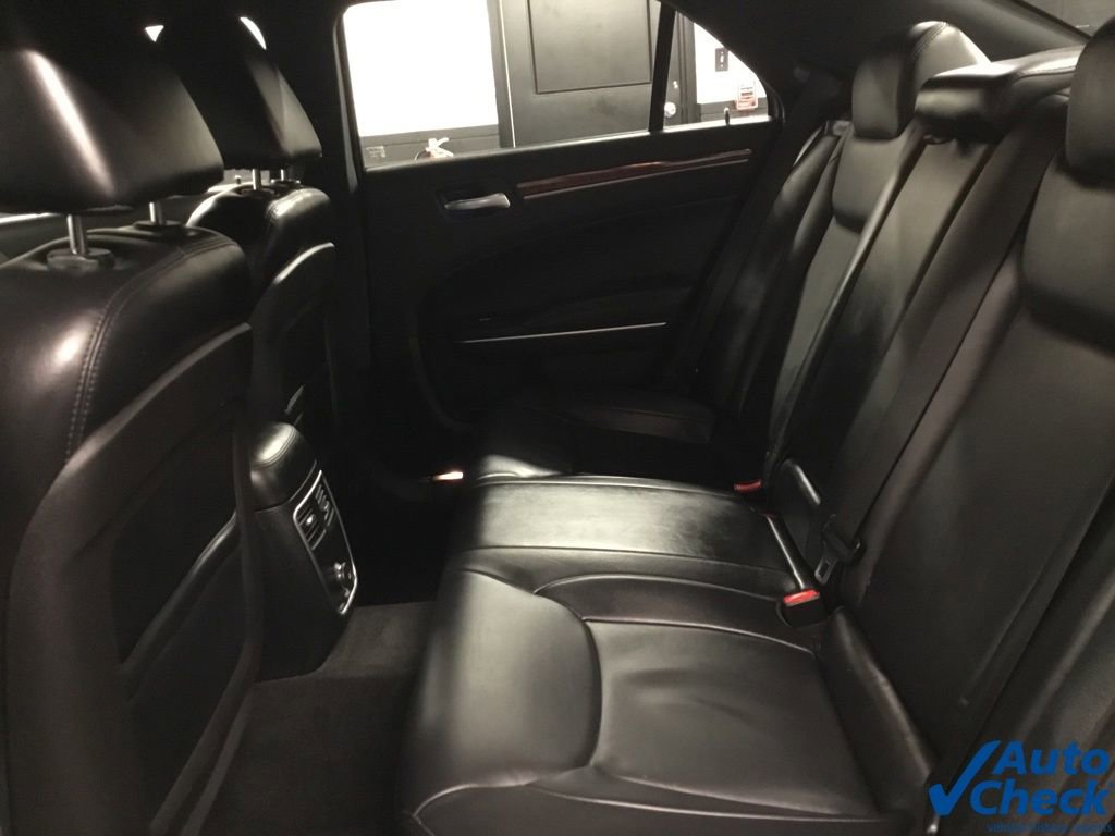 Used 2013 Chrysler 300 AWD w/ Driver Convenience Group image 29