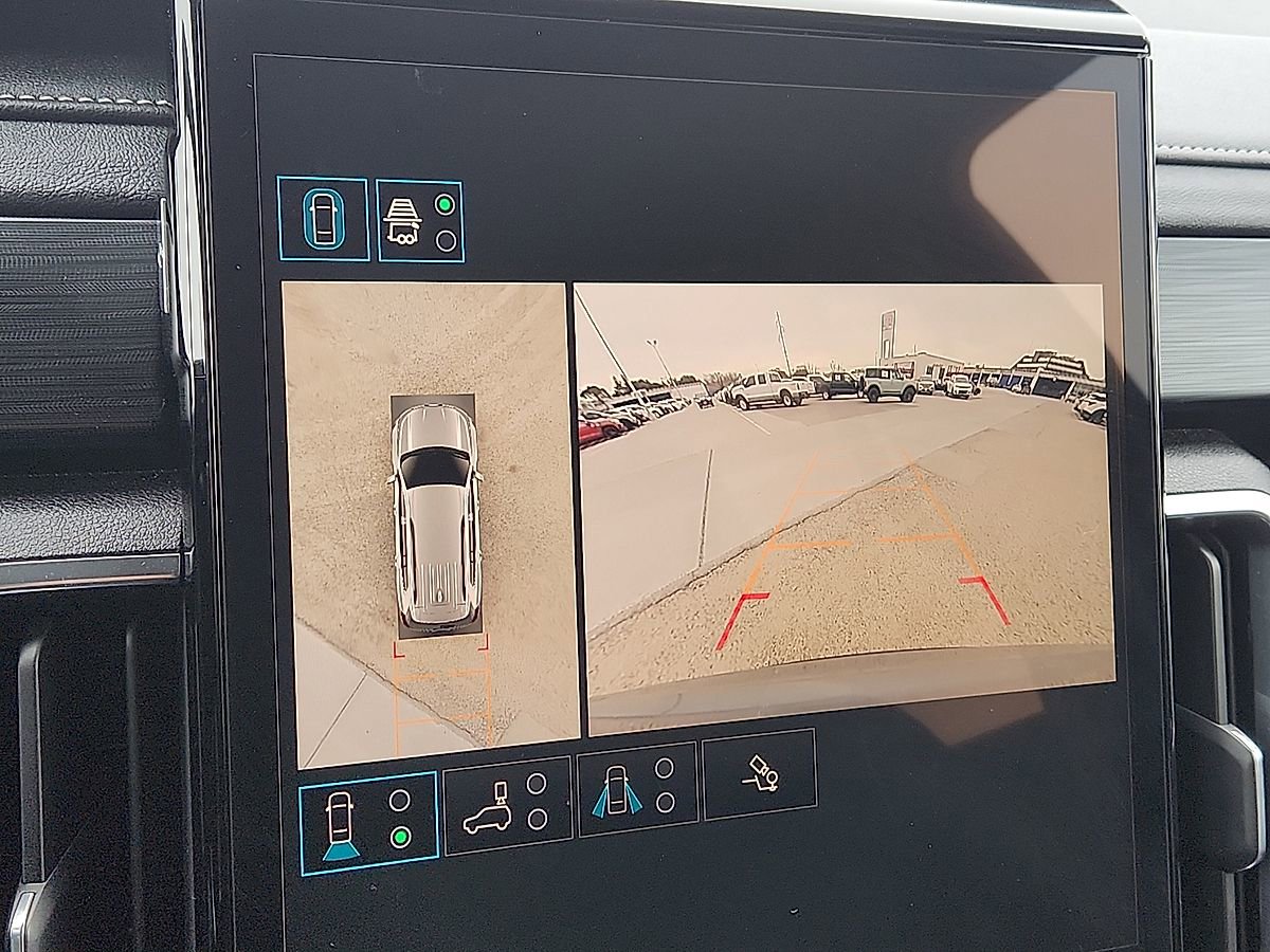 Used 2025 GMC Acadia Elevation image 8