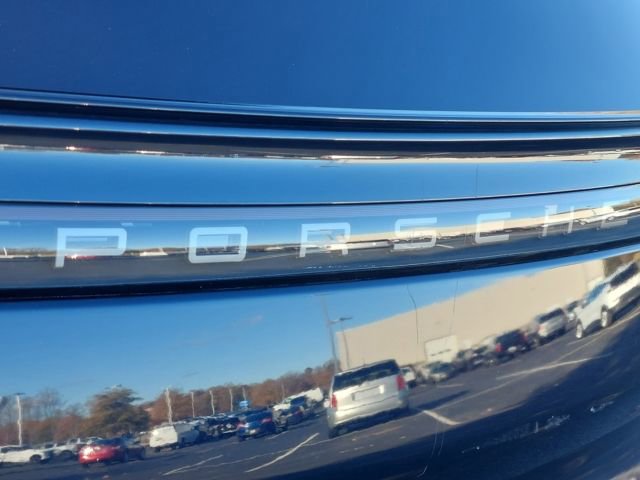 Used 2023 Porsche Cayenne Platinum Edition image 38