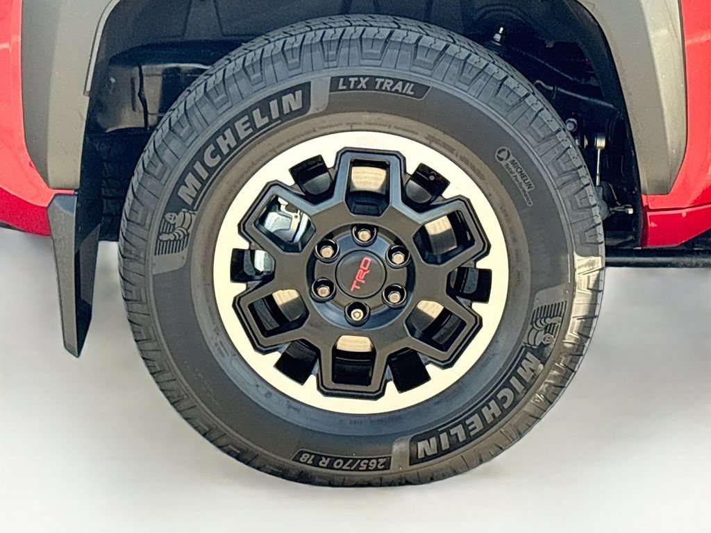 Certified 2026 Toyota 4Runner TRD Off-Road Premium AWD/4WD image 33