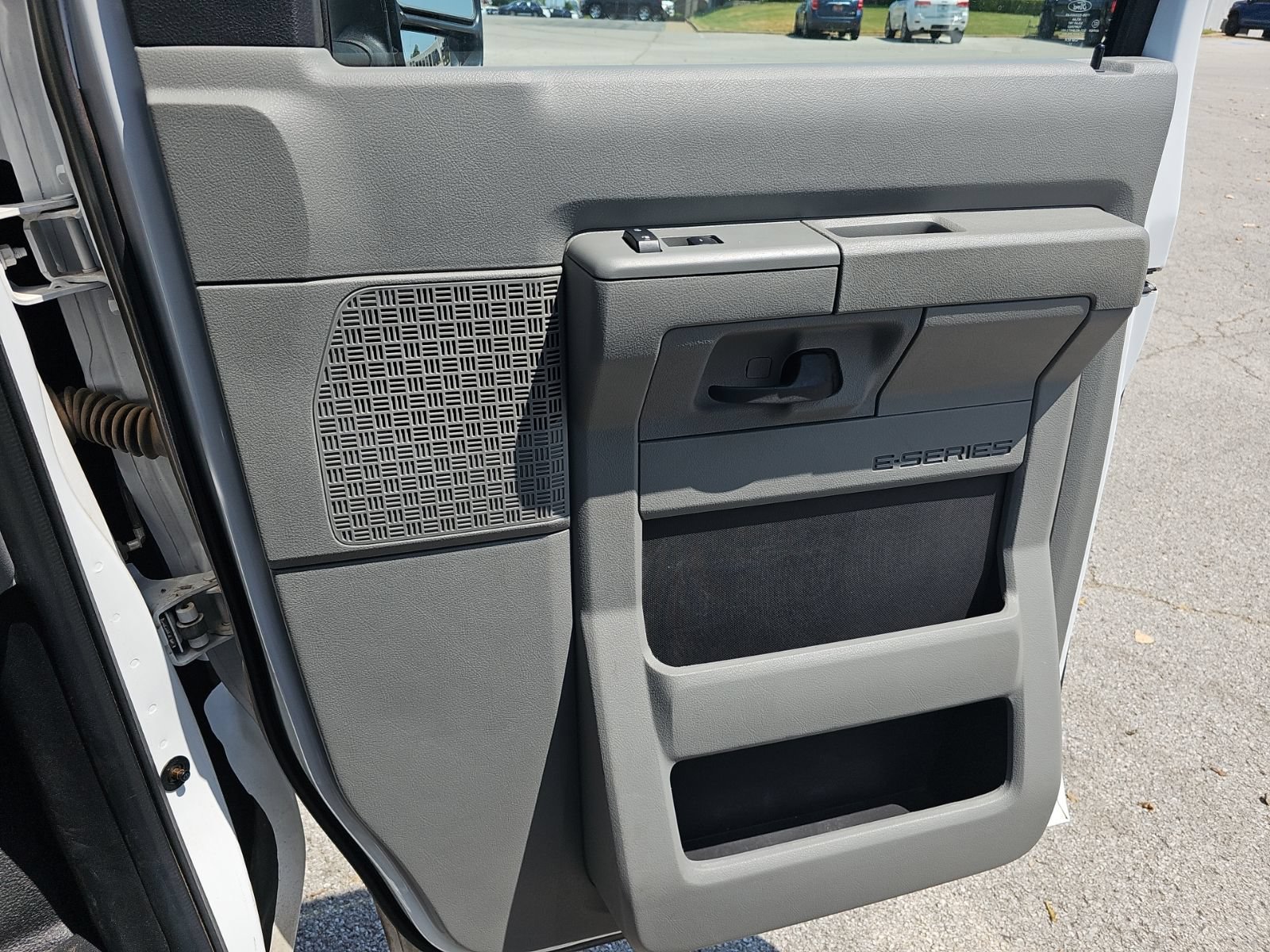 Used 2024 Ford E-450 and Econoline 450 Super Duty w/ Power Windows & Locks Group RWD image 25