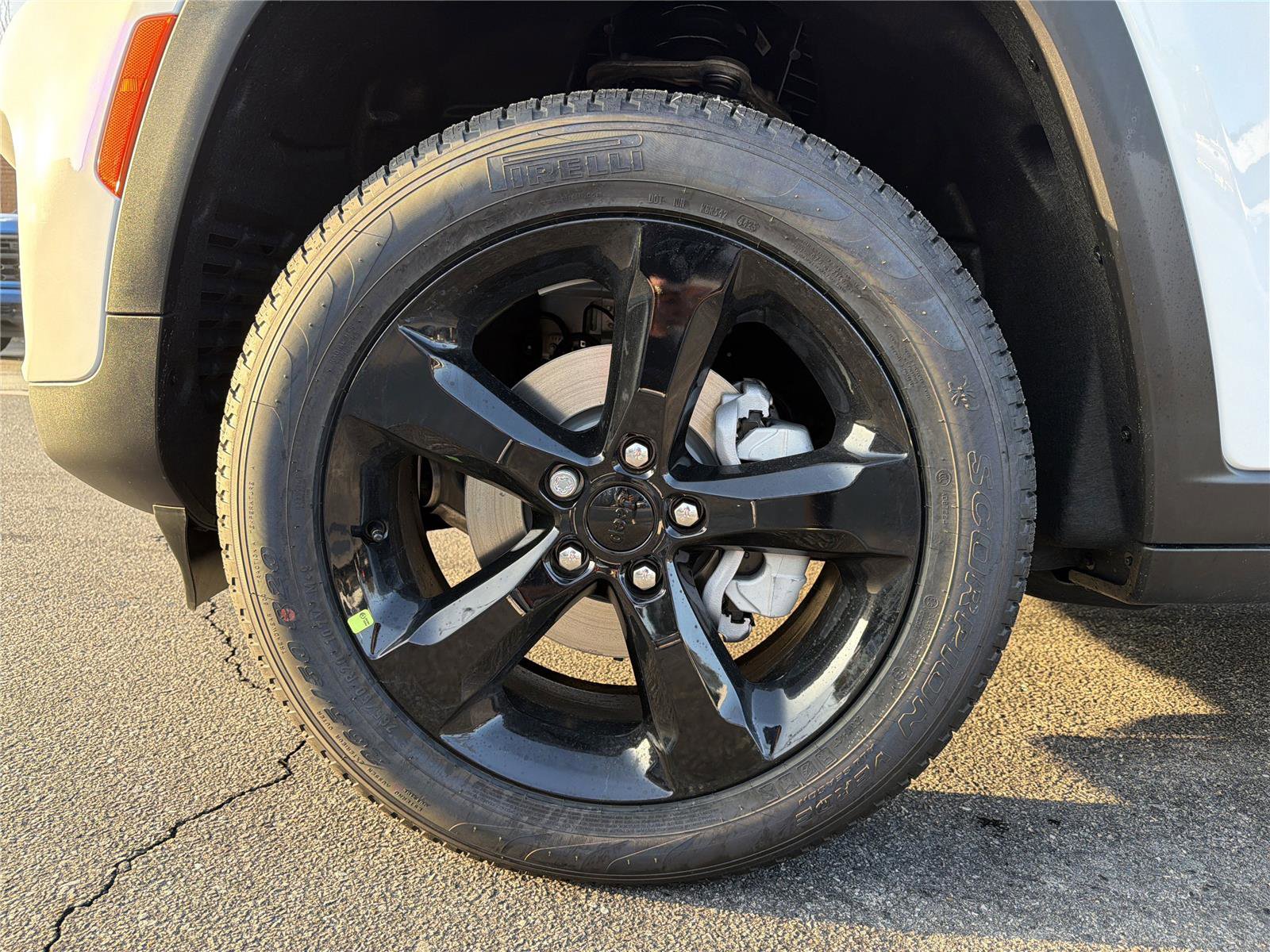 New 2025 Jeep Grand Cherokee Limited w/ Black Appearance Package image 12