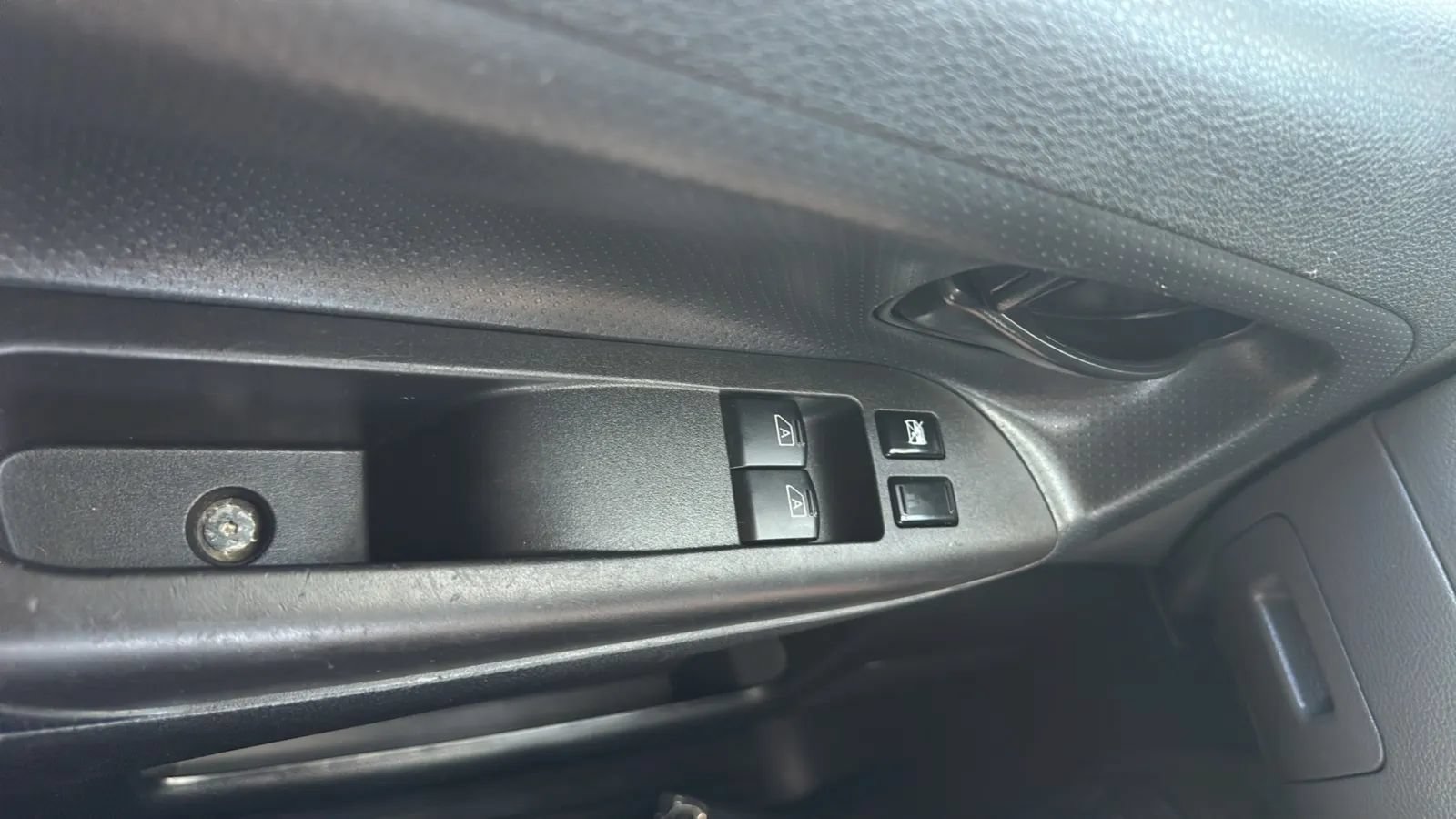 Used 2018 Nissan NV200 S FWD image 17