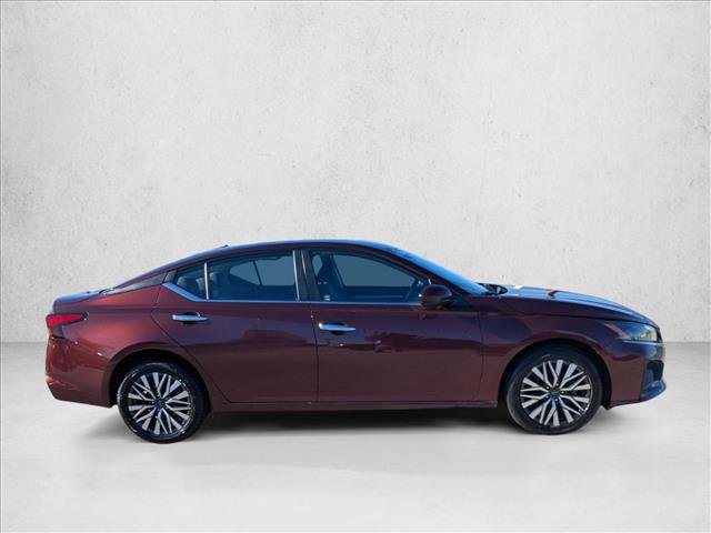 Used 2023 Nissan Altima 2.5 SV image 4