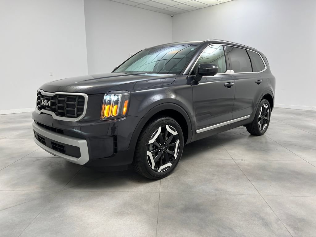 Used 2025 Kia Telluride S image 3