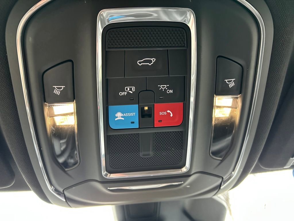 Used 2024 Jeep Grand Cherokee L Laredo image 36