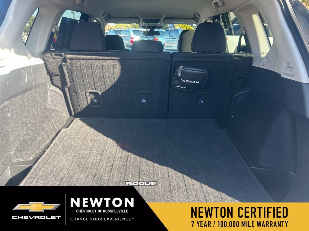 Used 2025 Nissan Rogue SV FWD image 35