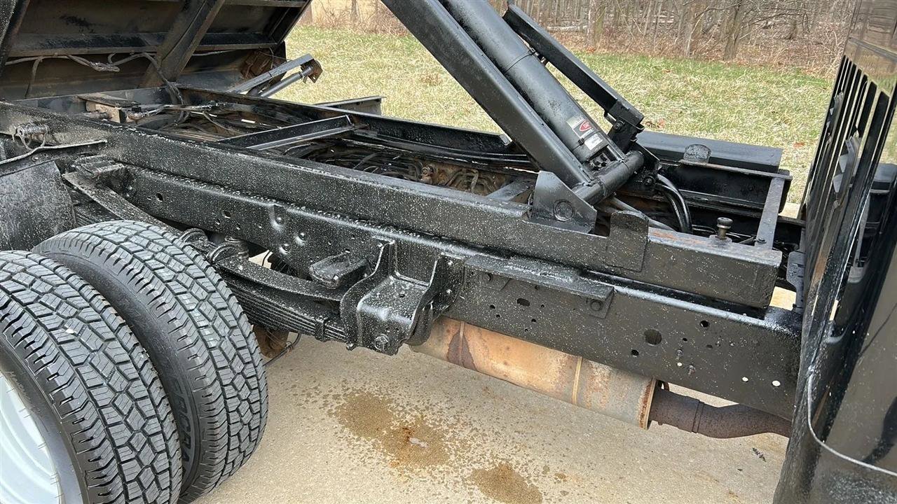 Used 2015 Ford F350 XL w/ Snow Plow Prep Package image 38