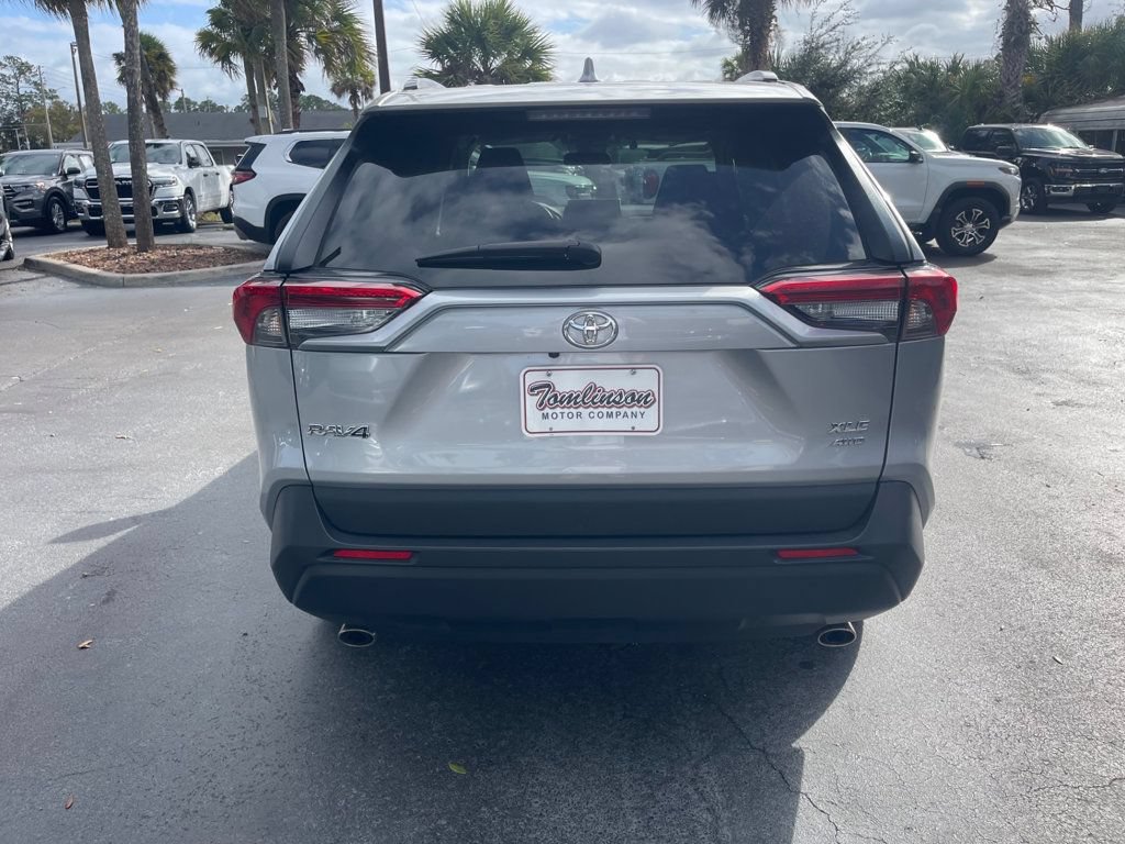 Used 2025 Toyota RAV4 XLE AWD/4WD image 4