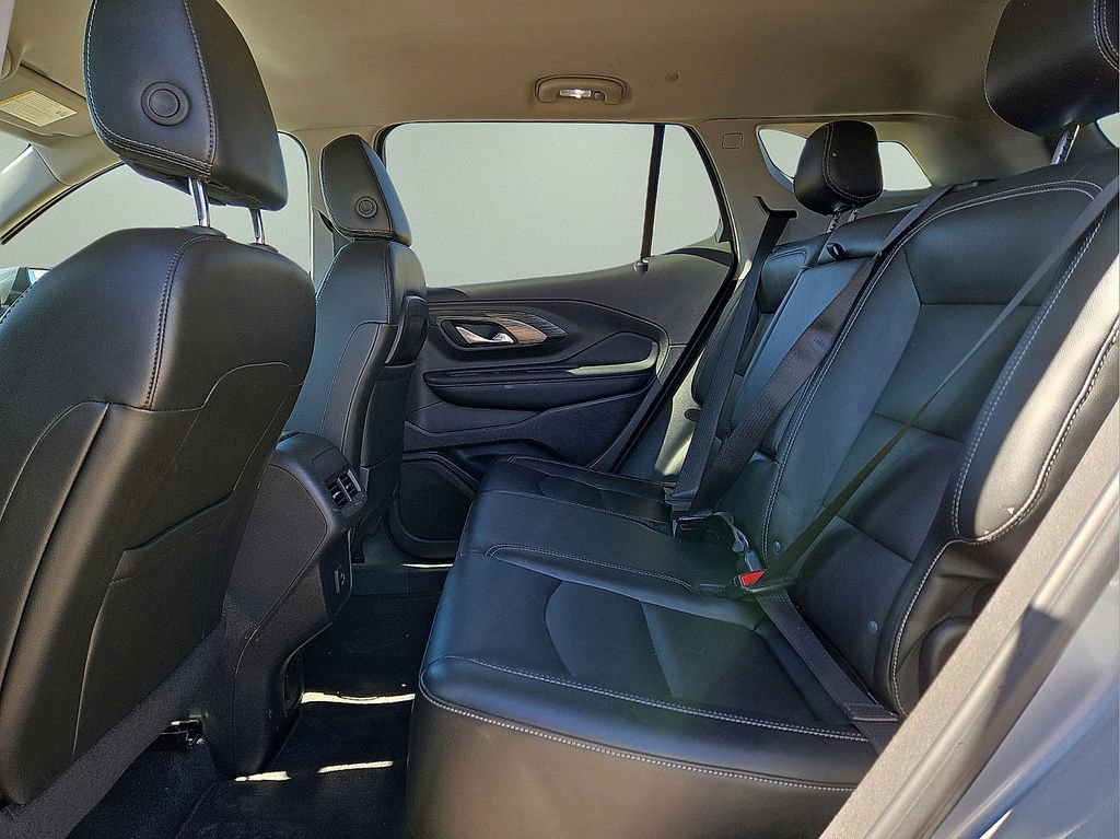 Used 2024 GMC Terrain SLT image 17