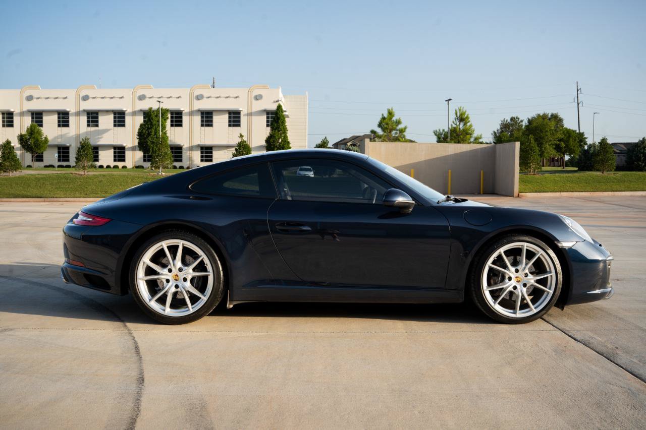 Used 2017 Porsche 911 Carrera RWD image 4