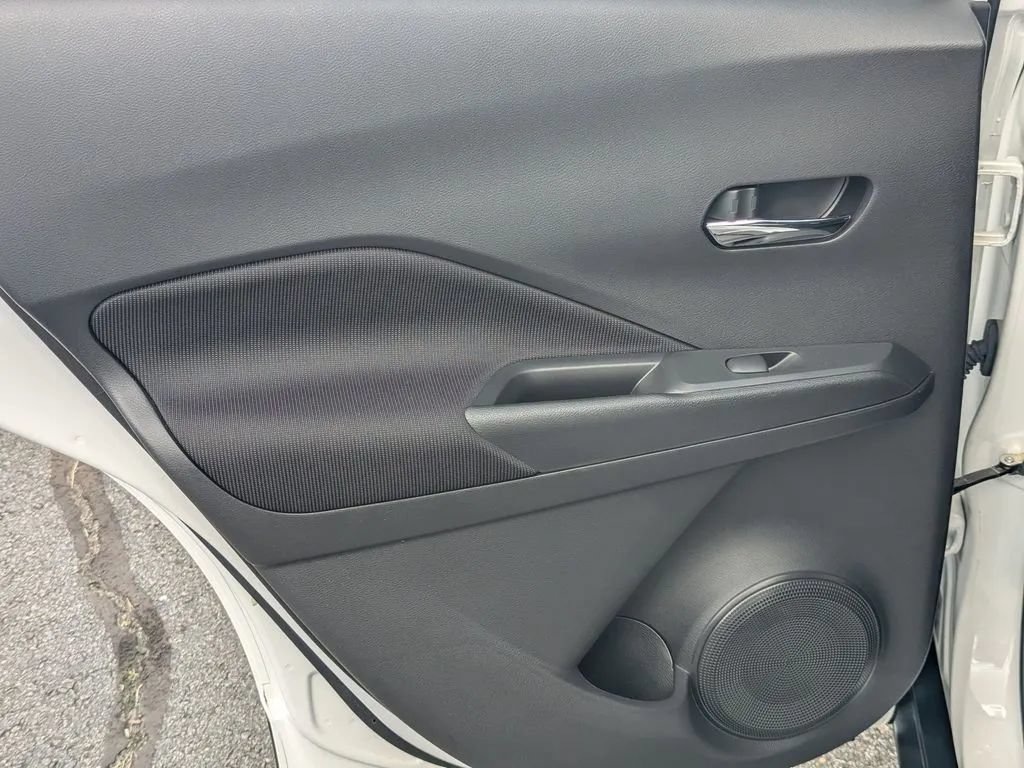 Certified 2024 Nissan Kicks SV FWD image 18