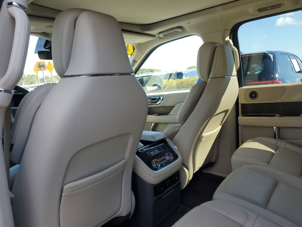 Used 2020 Lincoln Navigator L Reserve image 10