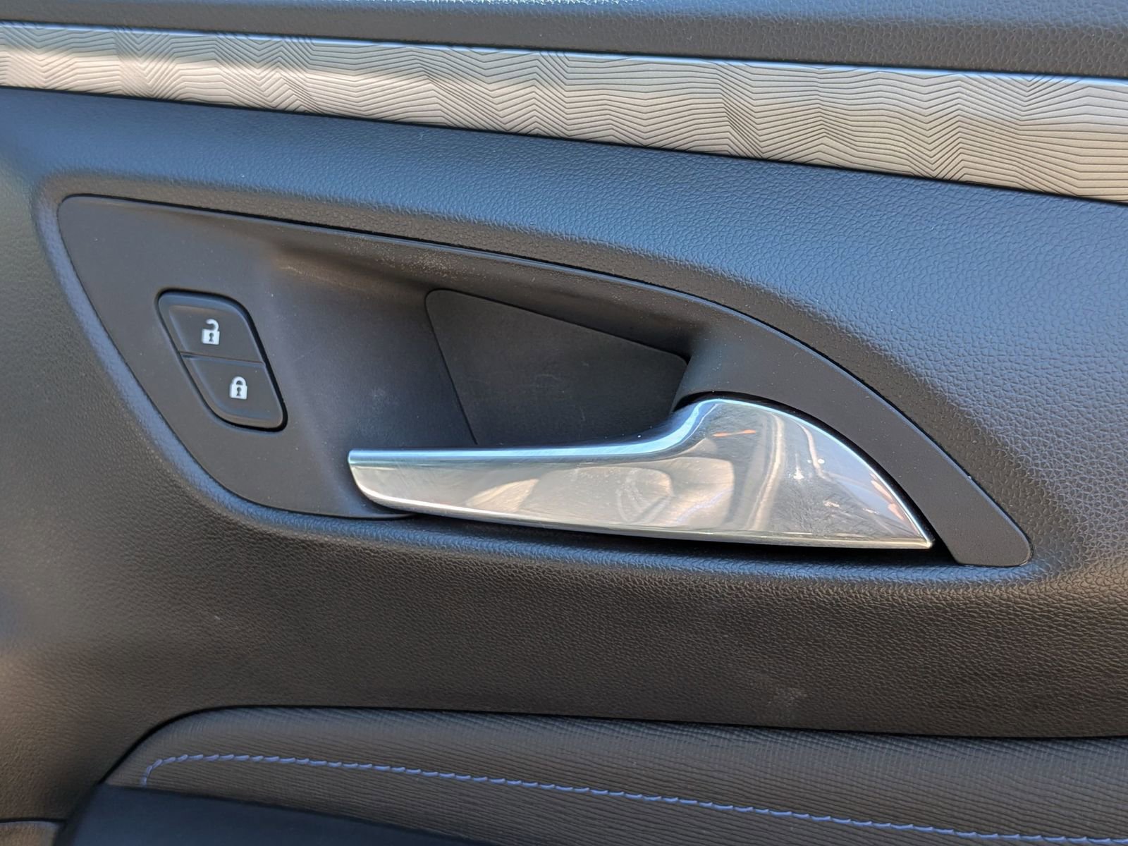Used 2024 Buick Envista Sport Touring w/ Convenience I Package FWD image 34