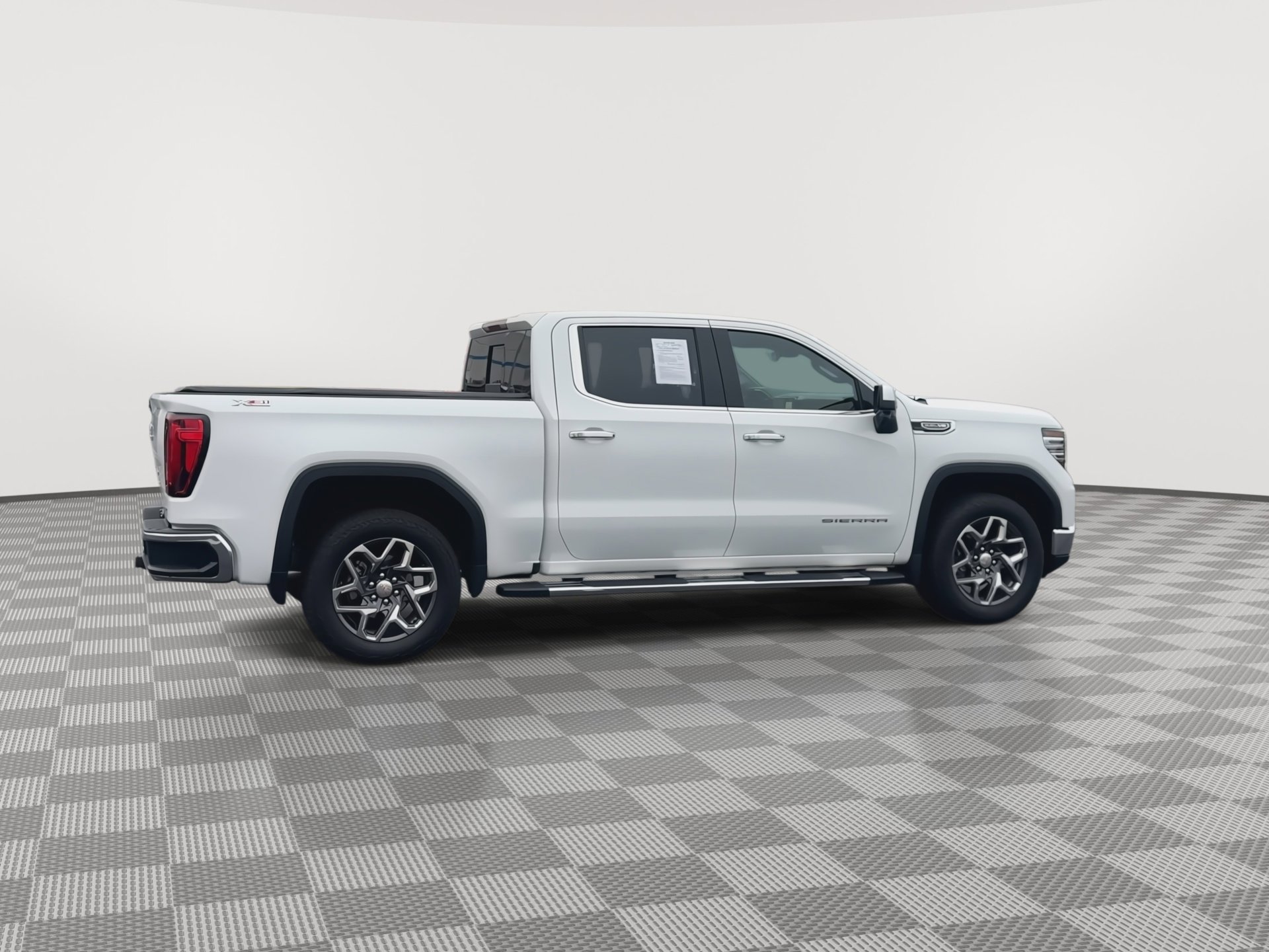 Used 2025 GMC Sierra 1500 SLT w/ SLT Premium Plus Package image 9
