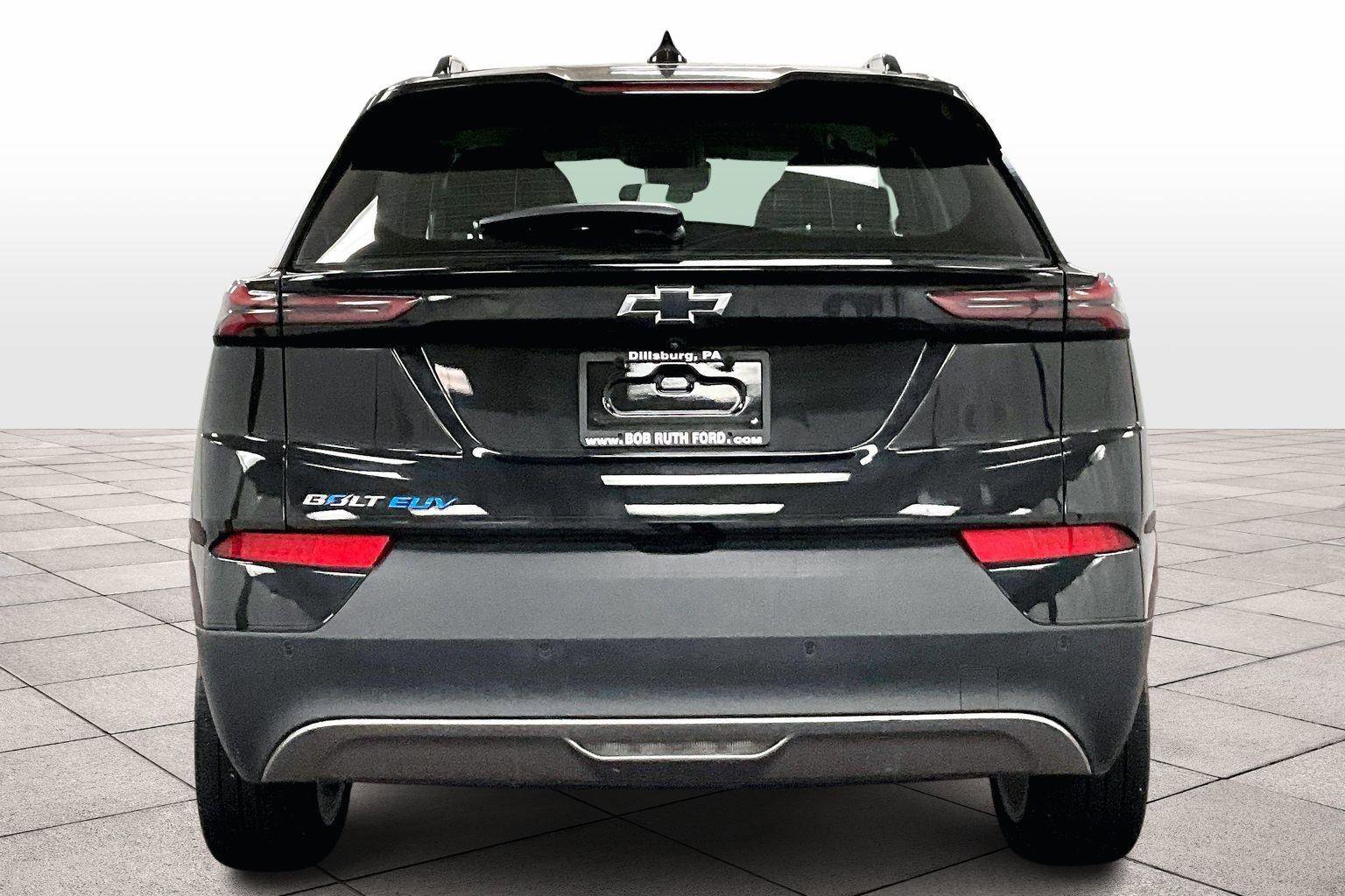 Used 2023 Chevrolet Bolt EUV LT w/ Driver Confidence Package image 4