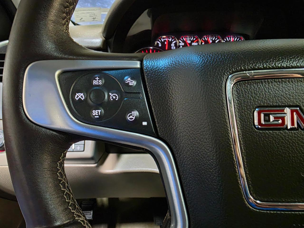 Used 2016 GMC Yukon SLT w/ Open Road Package image 33