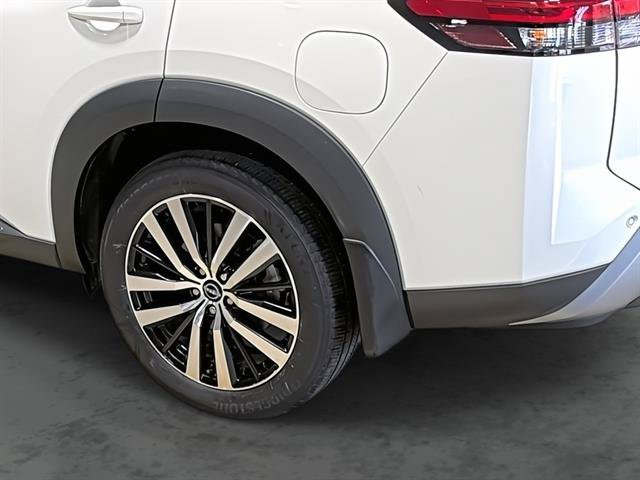 Used 2024 Nissan Pathfinder Platinum AWD/4WD image 11