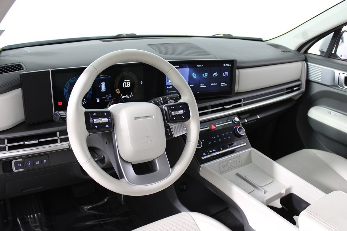 Used 2024 Hyundai Santa Fe SEL FWD image 12