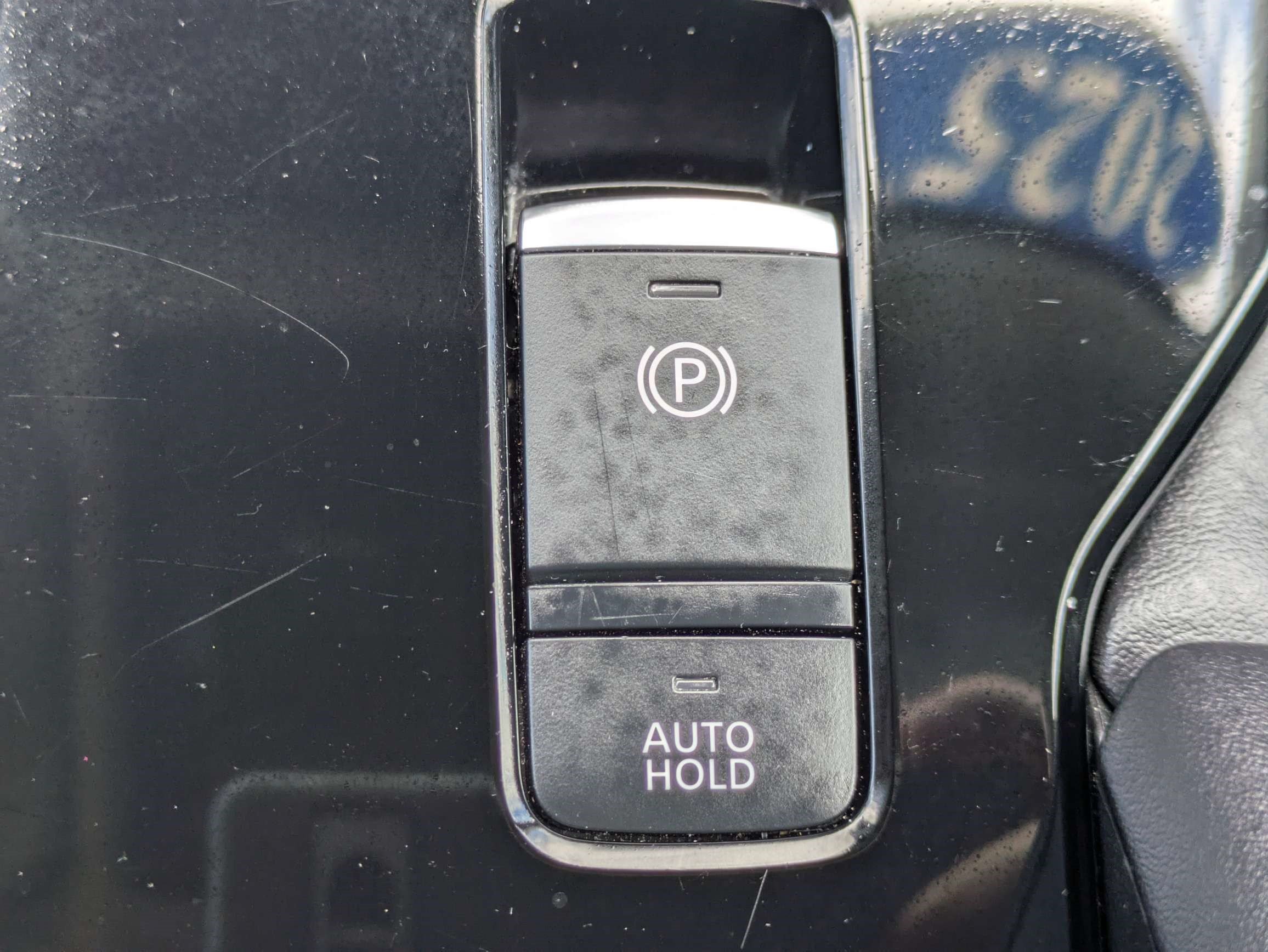 Used 2025 Mitsubishi Outlander SE FWD image 32
