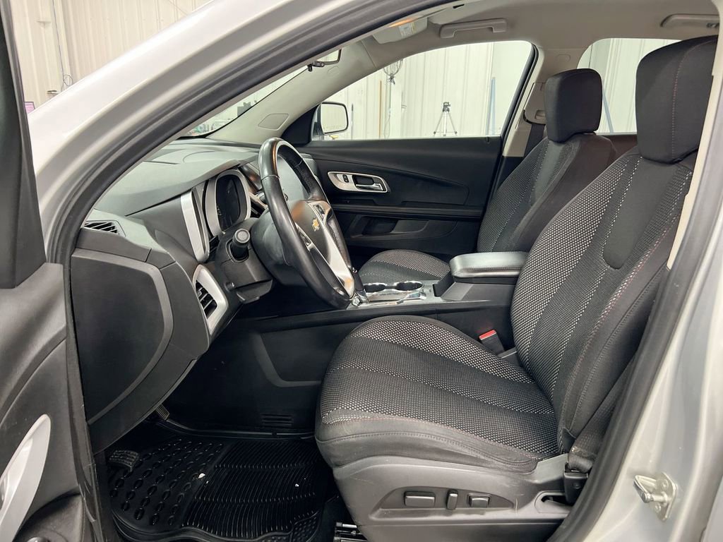 Used 2017 Chevrolet Equinox LT w/ Convenience Package image 19