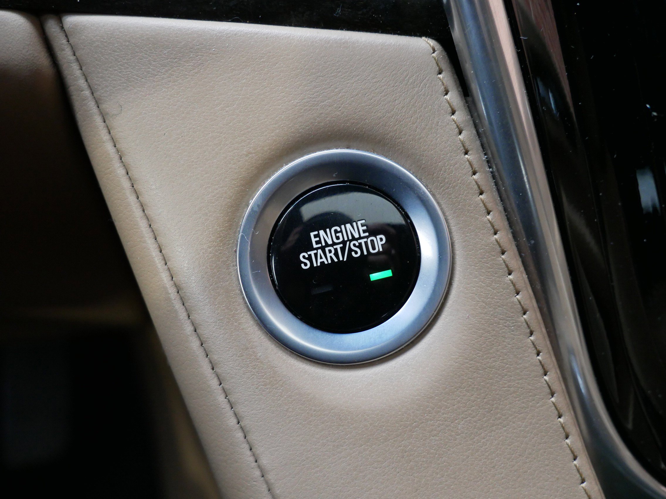 Used 2018 Cadillac Escalade Platinum AWD/4WD image 24