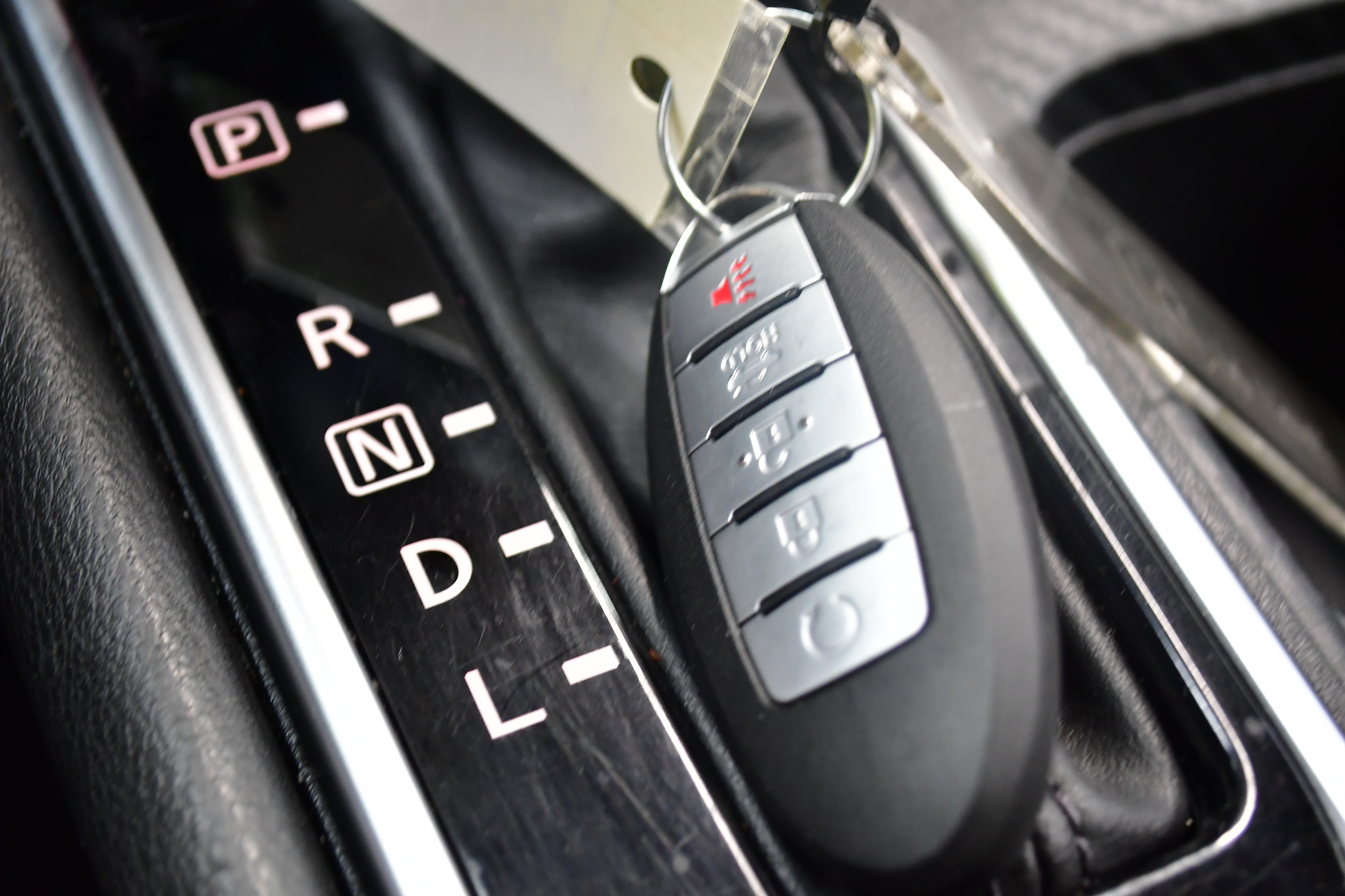 Used 2024 Nissan Sentra SV FWD image 11