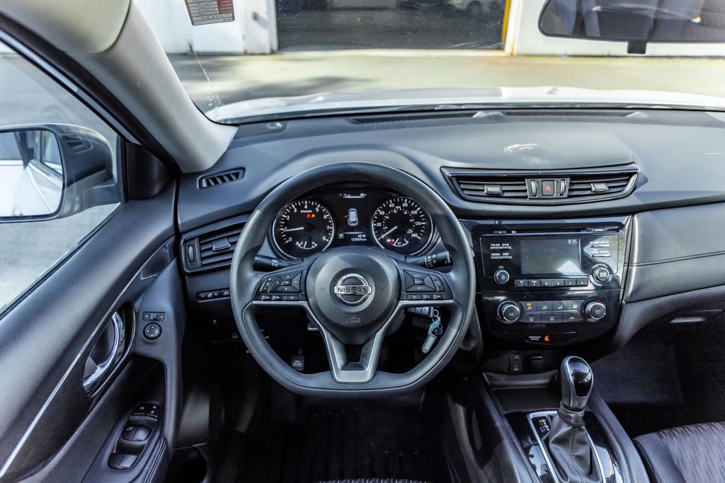 Used 2017 Nissan Rogue S AWD/4WD image 27
