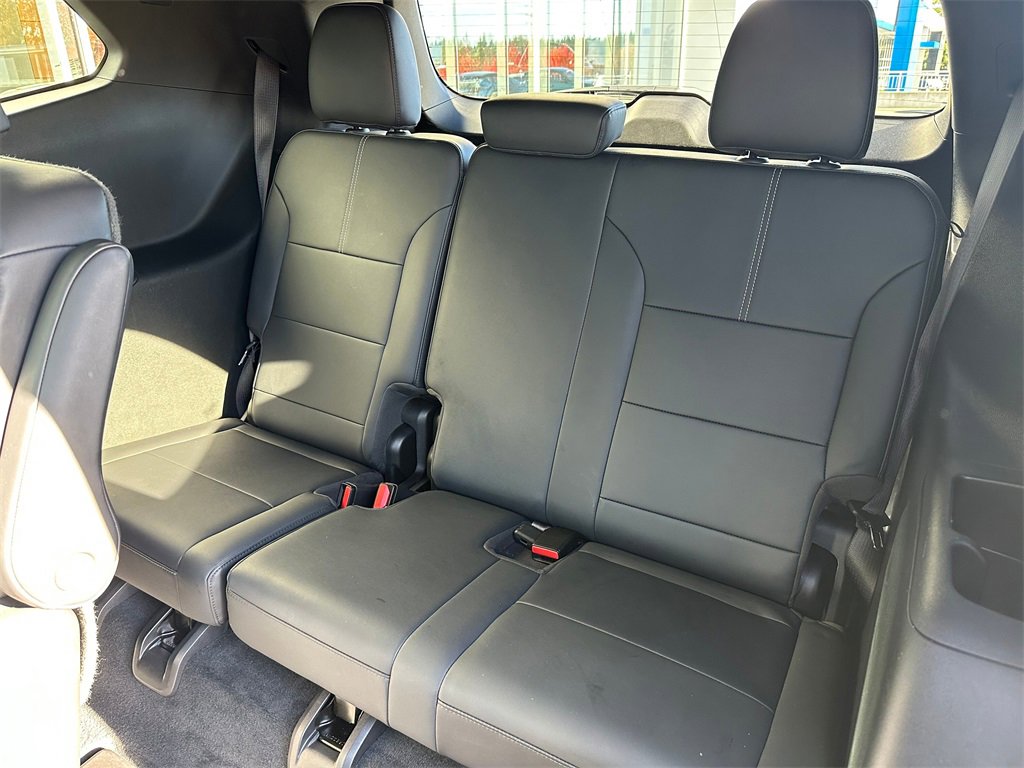 Used 2024 GMC Acadia Elevation image 17