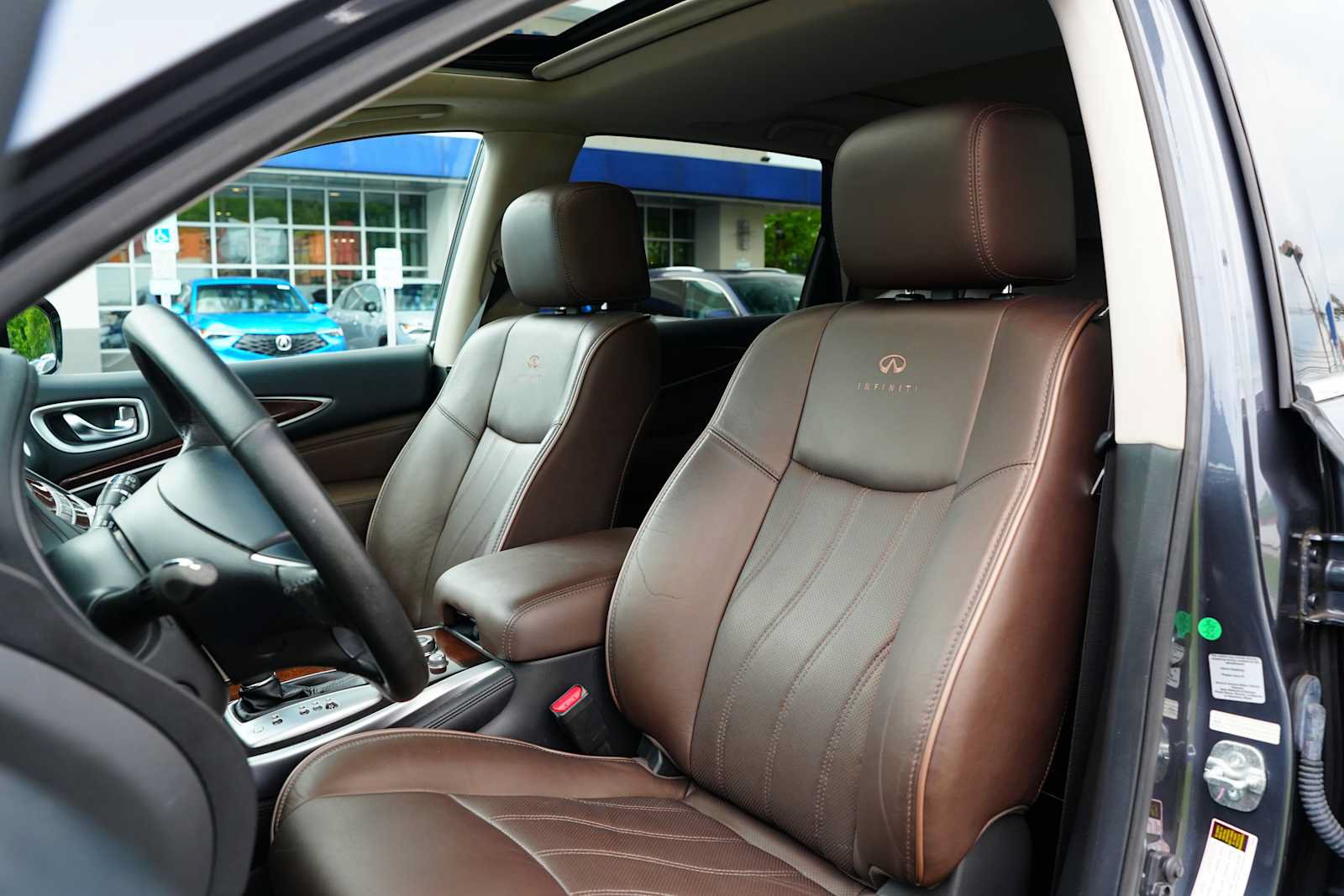 Used 2013 INFINITI JX35 AWD w/ Premium Pkg image 17