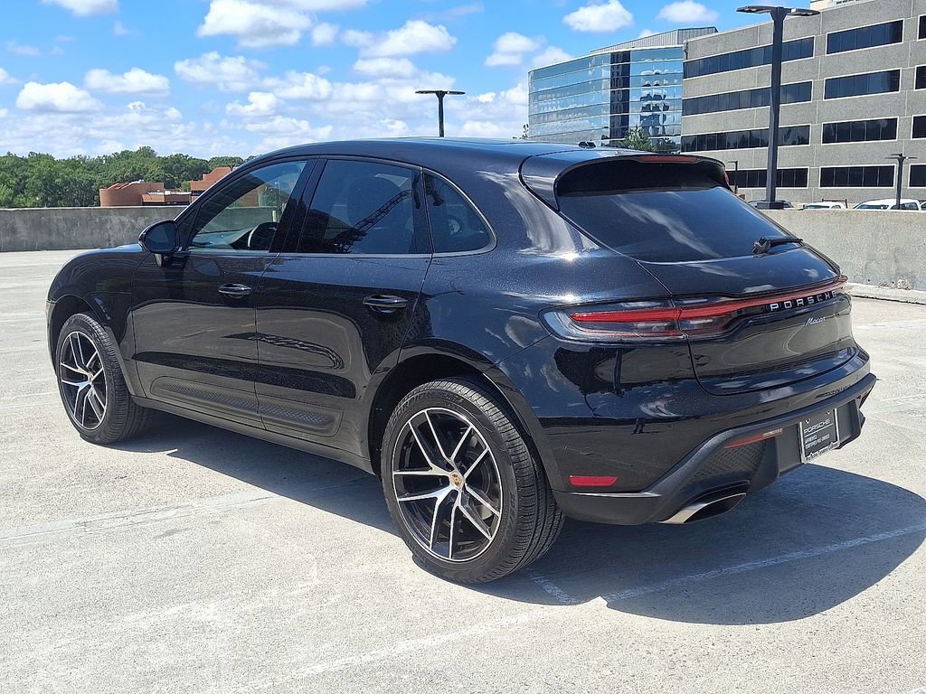 Certified 2024 Porsche Macan image 3