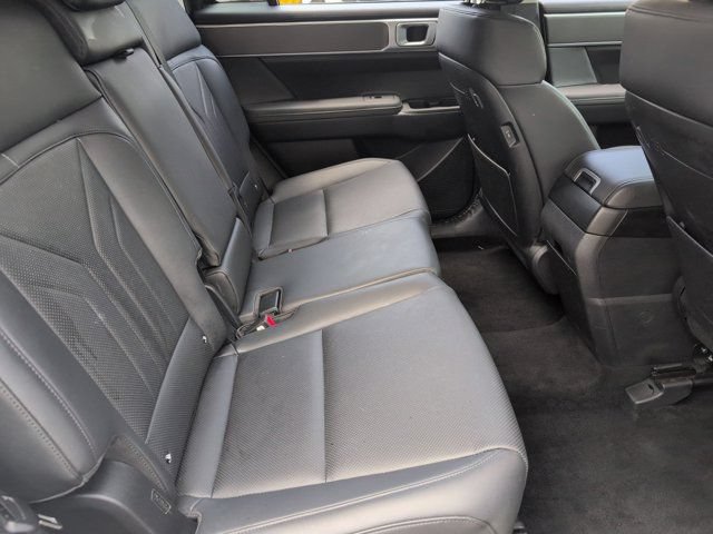 Used 2025 Hyundai Santa Fe SEL FWD image 30