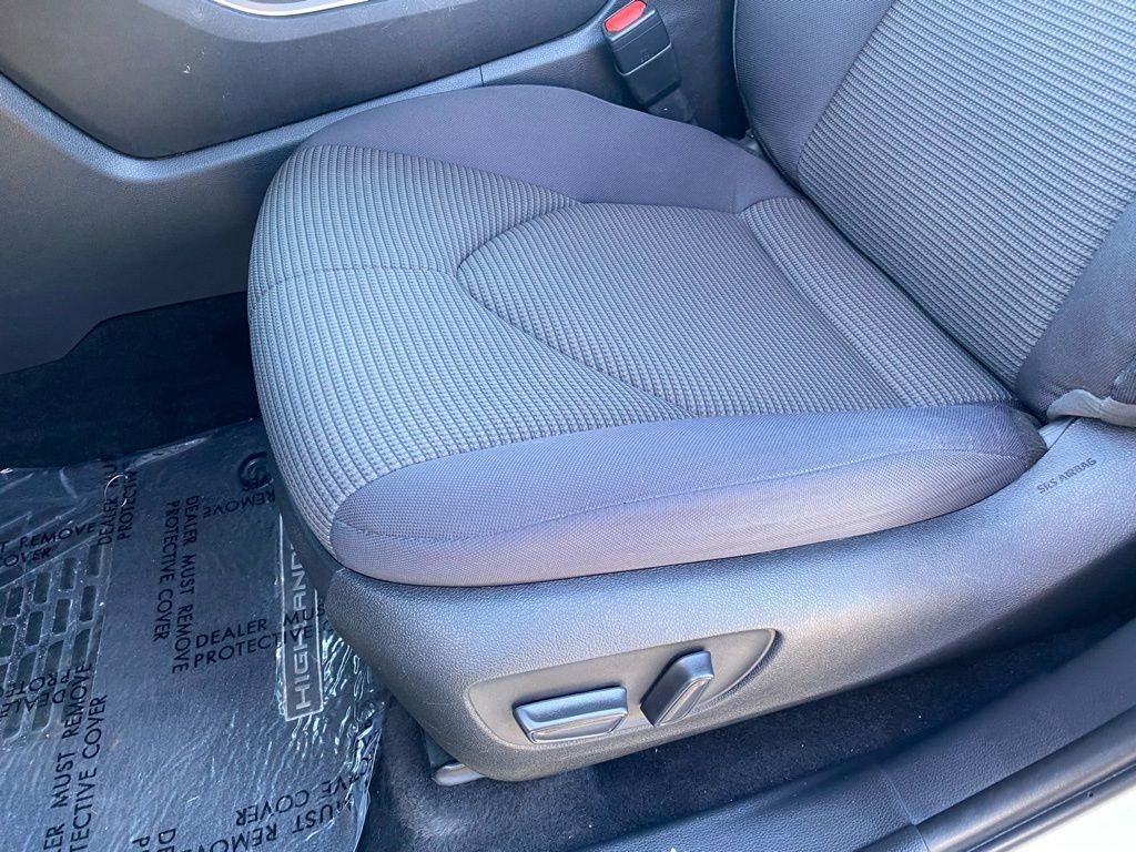 Used 2024 Toyota Highlander LE image 24