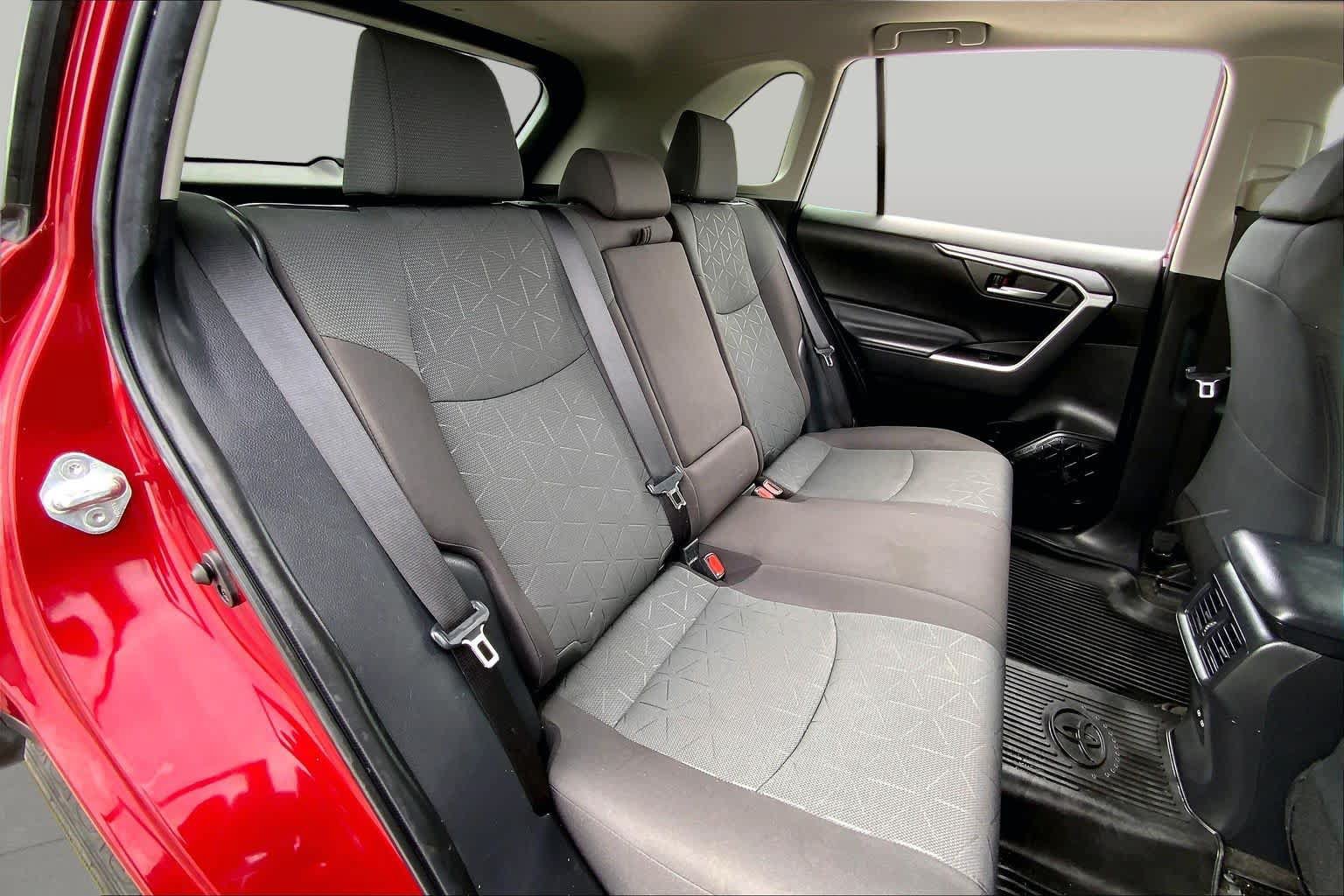 Used 2023 Toyota RAV4 XLE w/ Convenience Package FWD image 19