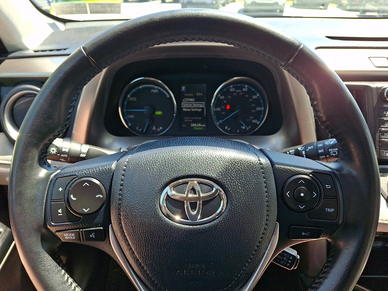 Used 2018 Toyota RAV4 Limited w/ Advanced Technology Package AWD/4WD image 19