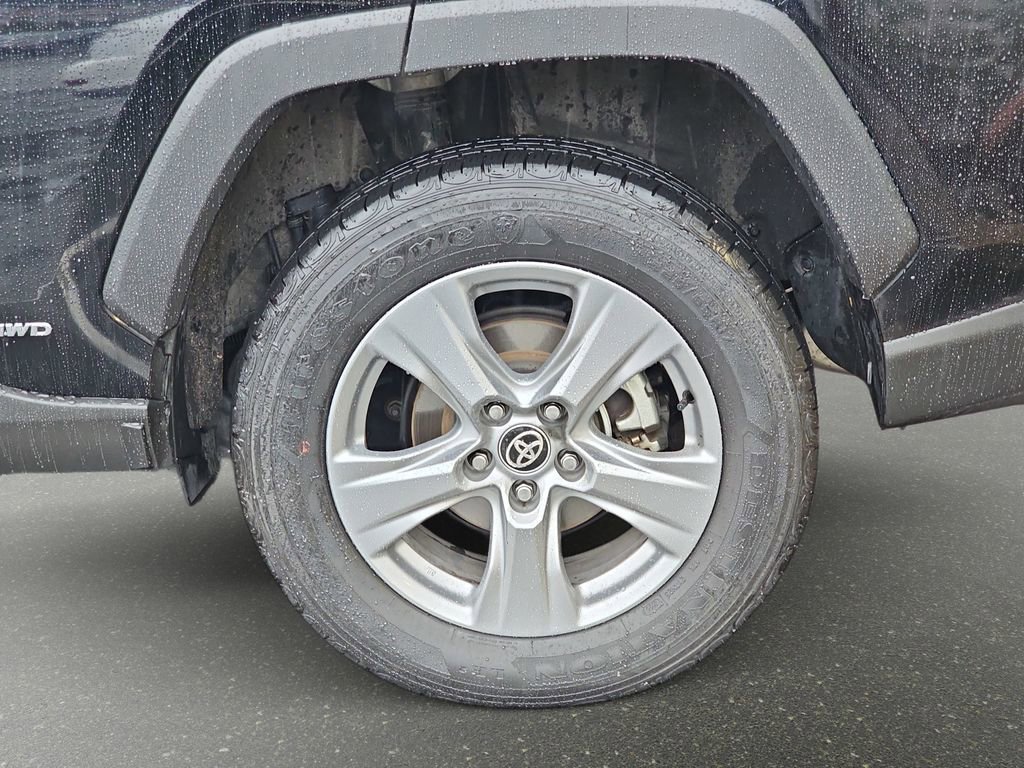 Used 2025 Toyota RAV4 LE image 36