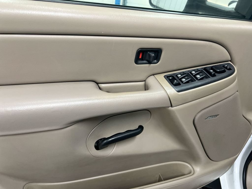 Used 2006 Chevrolet Silverado 2500 LT w/ Heavy-Duty Power Package RWD image 19