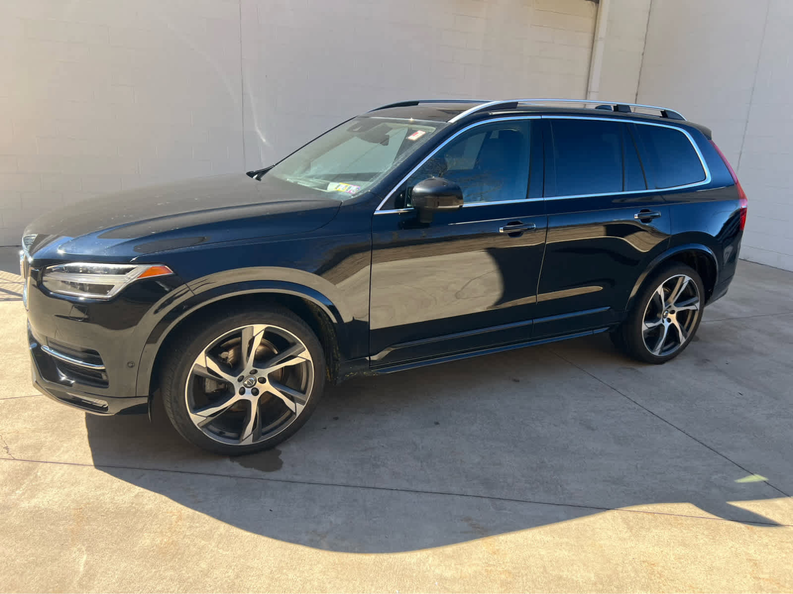 Used 2016 Volvo XC90 T6 Momentum w/ Momentum Plus Package