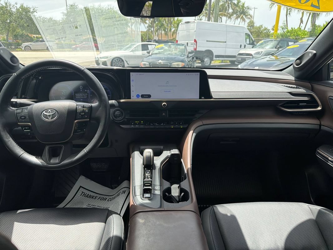Used 2023 Toyota Crown AWD/4WD image 16