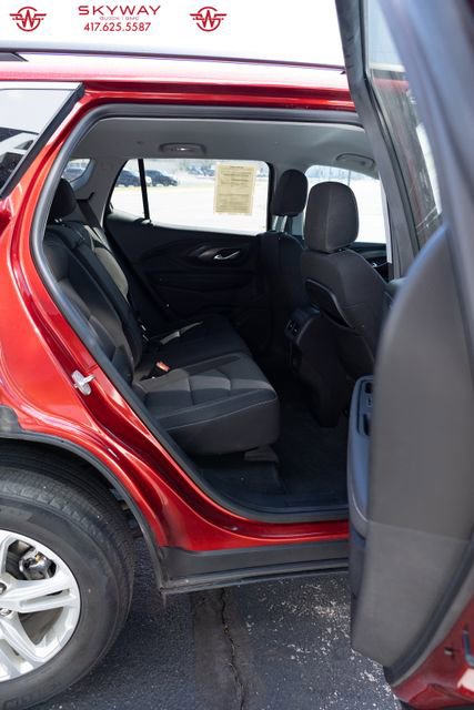 Used 2023 GMC Terrain SLE w/ Driver Convenience Package image 21