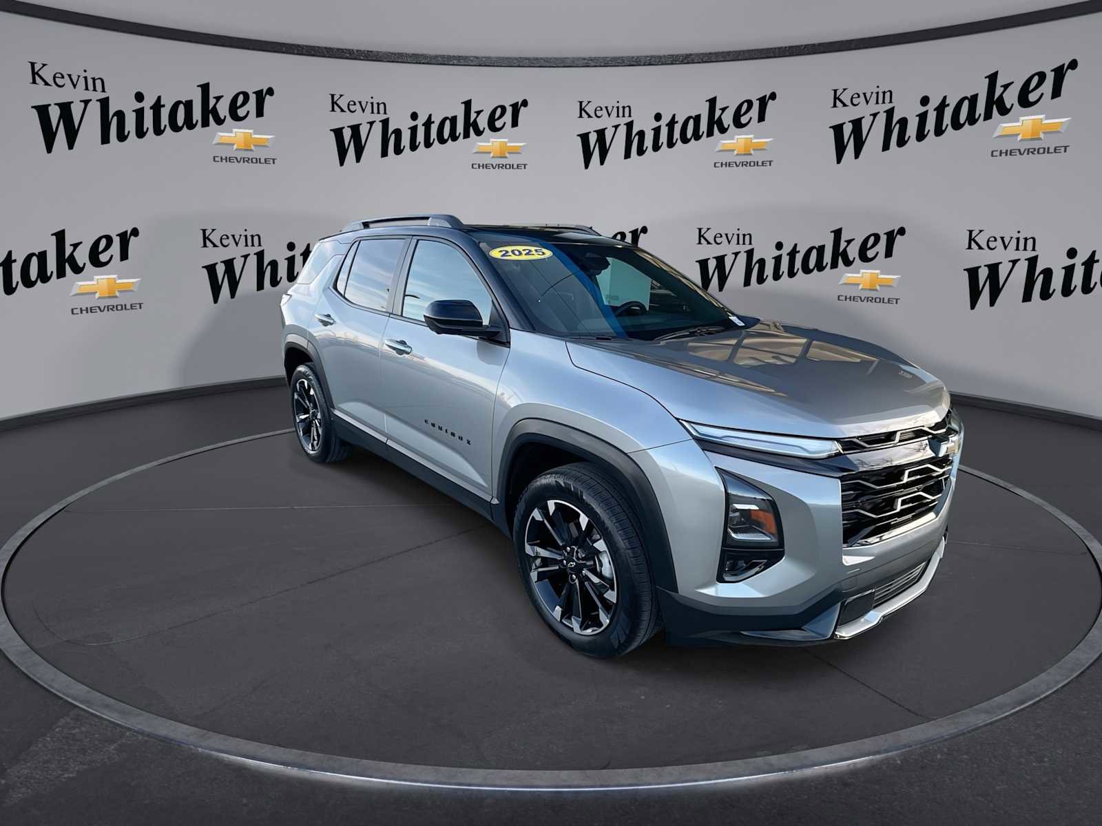 Used 2025 Chevrolet Equinox RS w/ Safety and Technology Package image 2