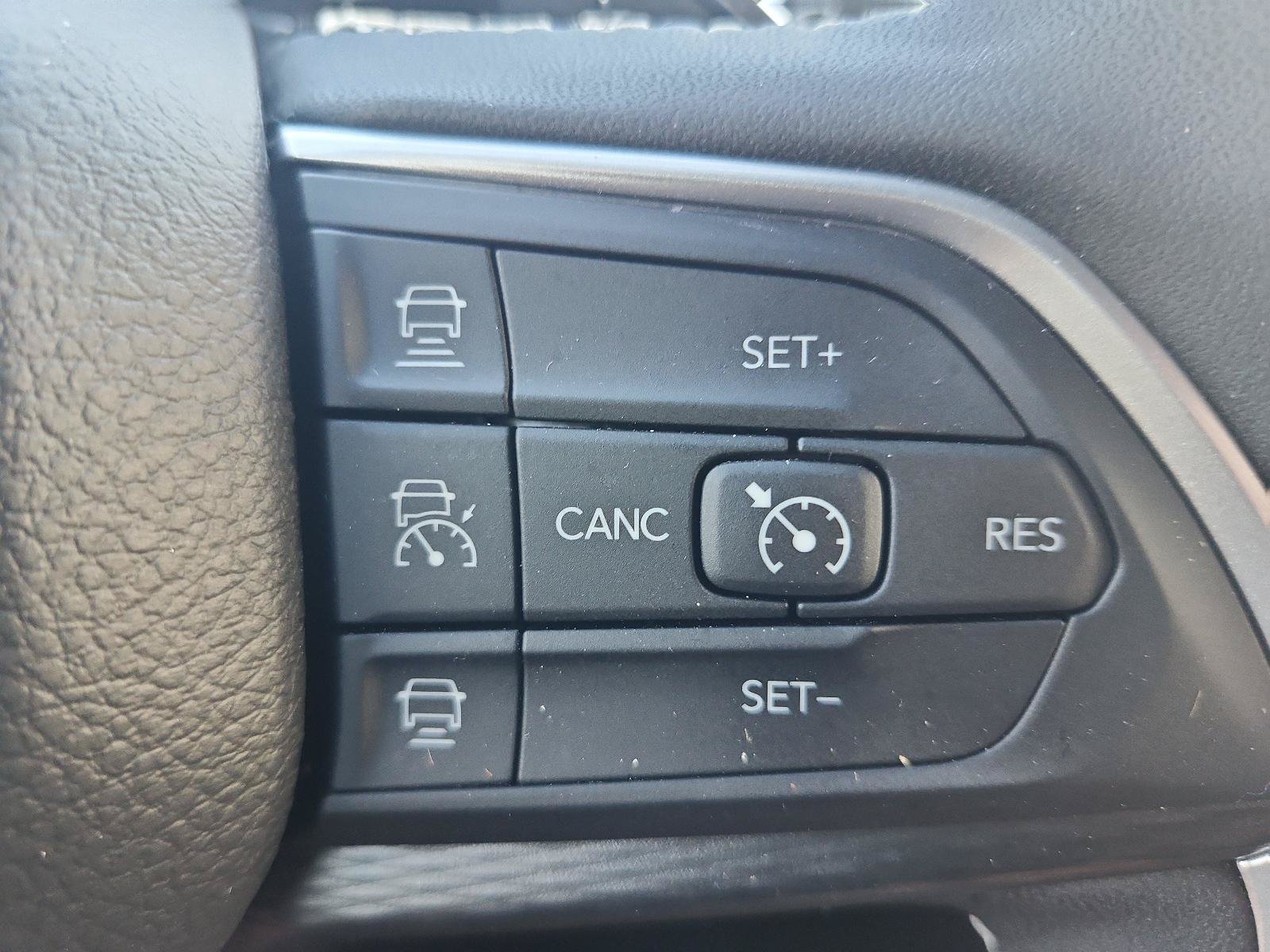 Used 2026 Jeep Grand Cherokee Laredo RWD image 22